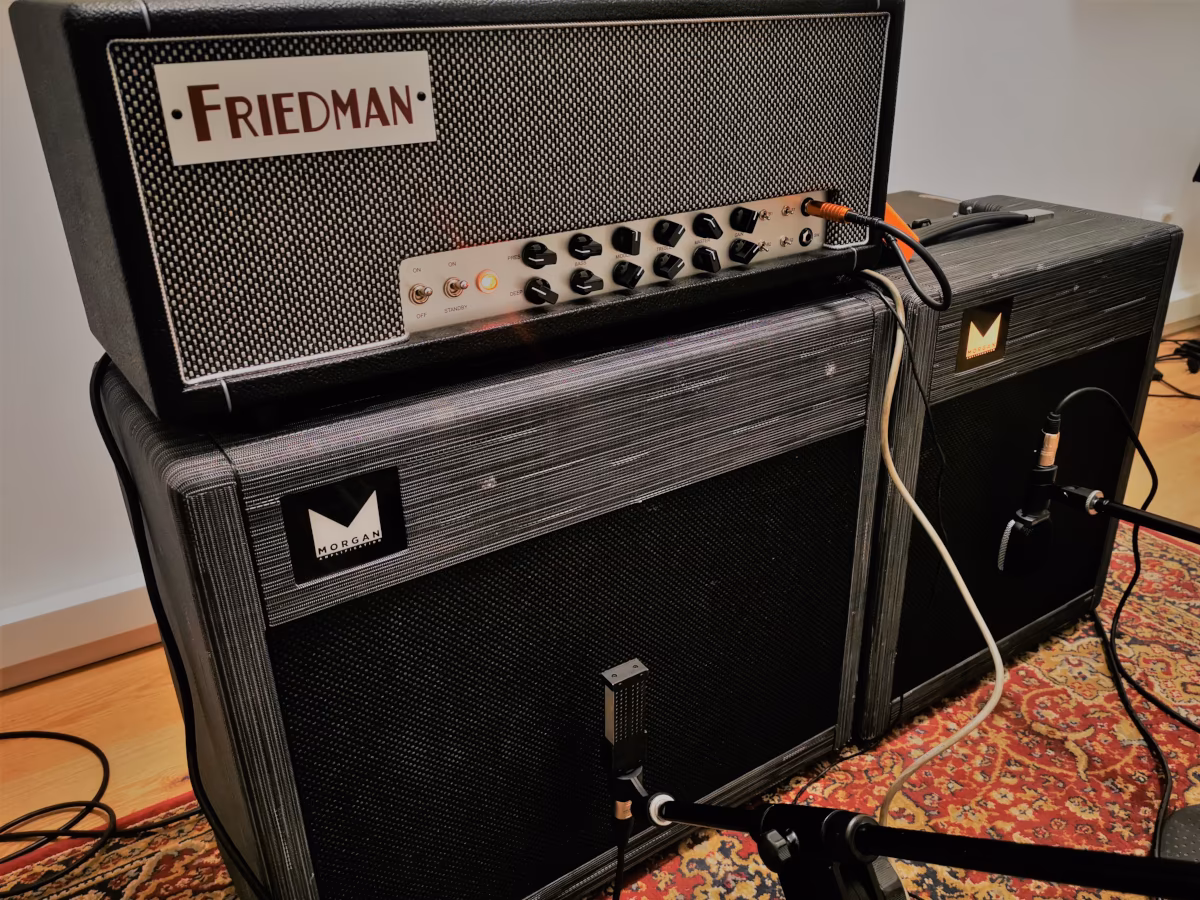 Gitarrenverstärker in der Amp-Ecke des Studios.