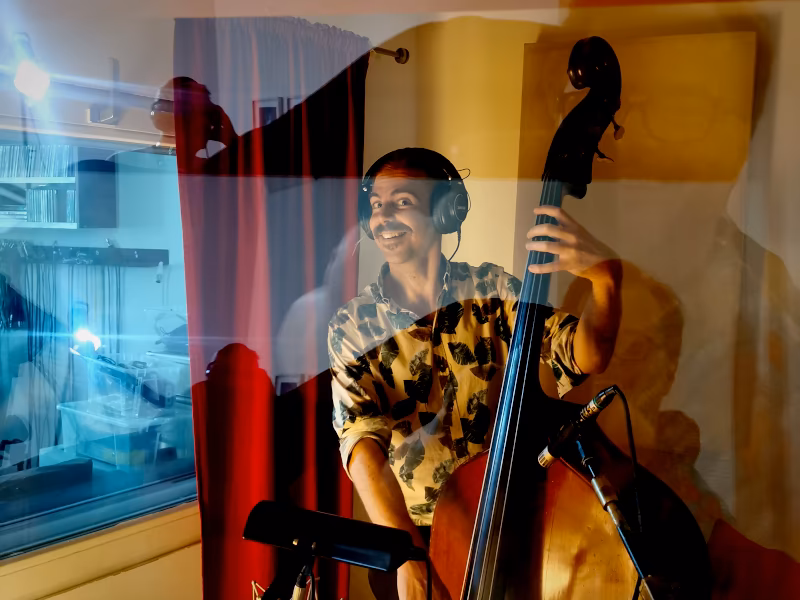 Seb Gieck recording at Hot Milk Studio